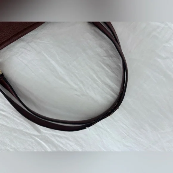 Beautiful Pebbled Leather Coach bag with Gold Details: - Picture 11 of 15